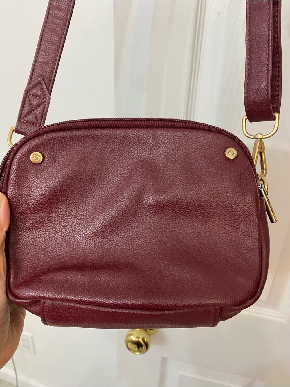 thirty-one Pebbled Crossbody Bag in Burgundy